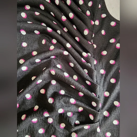 sleeveless blouse - Picture 3 of 4